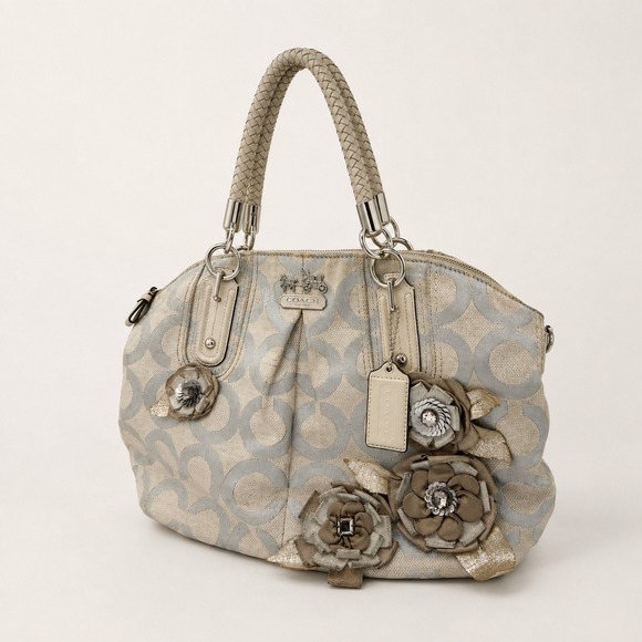 Coach Handbags - Coach Madison Op Art Shoulder Bag Womens Large Silver Cream Sophia Style Good